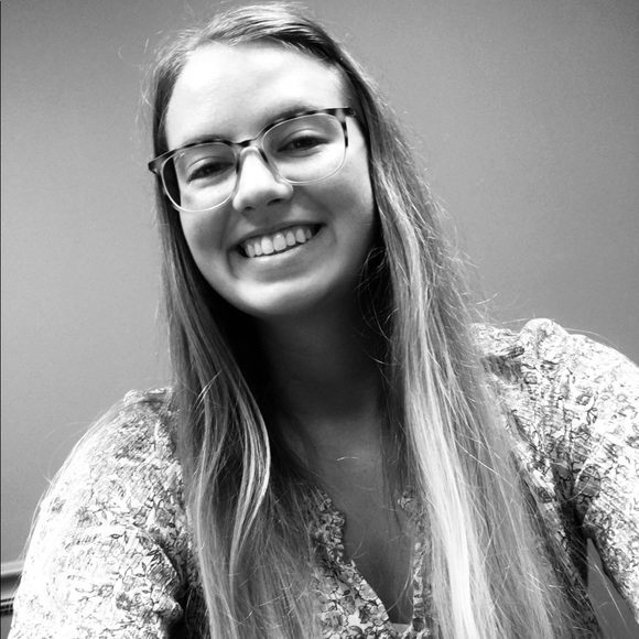 Meet your Posher, Alexandra - Picture 1 of 1